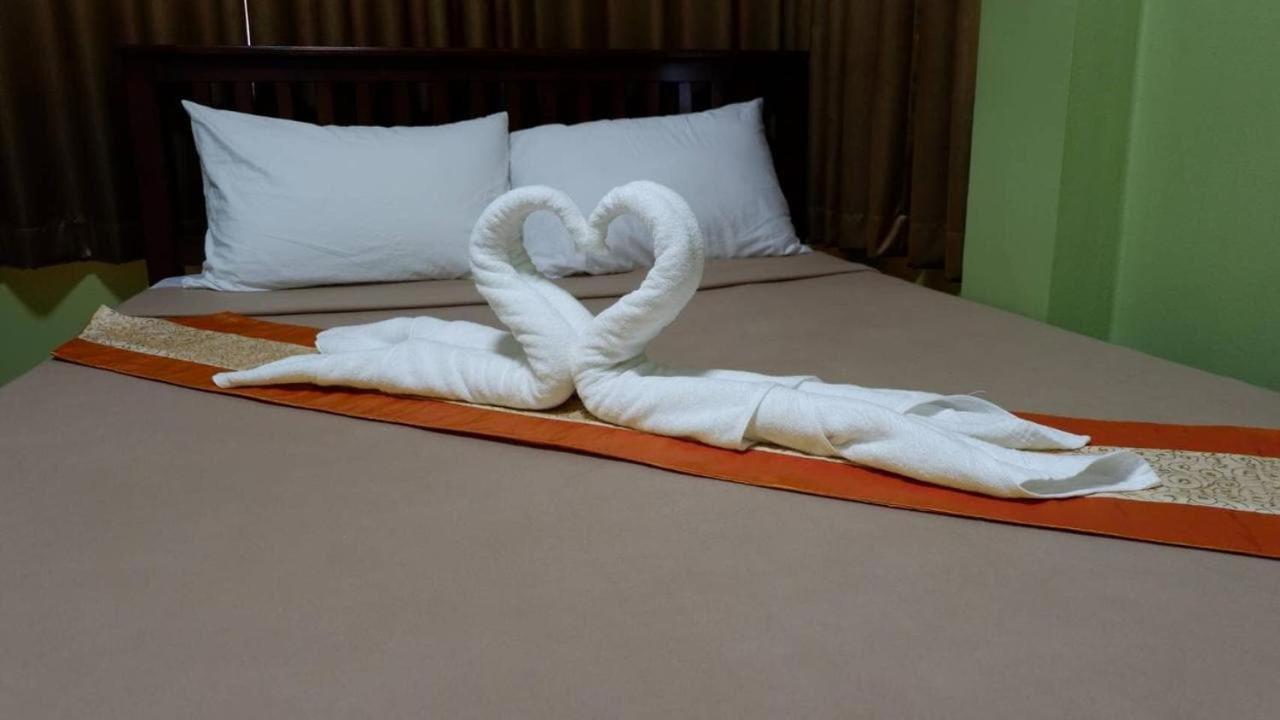 Oyo 1031 Amera Resort Surat Thani Exterior foto