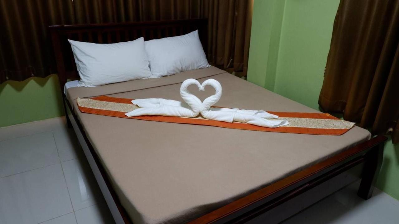 Oyo 1031 Amera Resort Surat Thani Exterior foto
