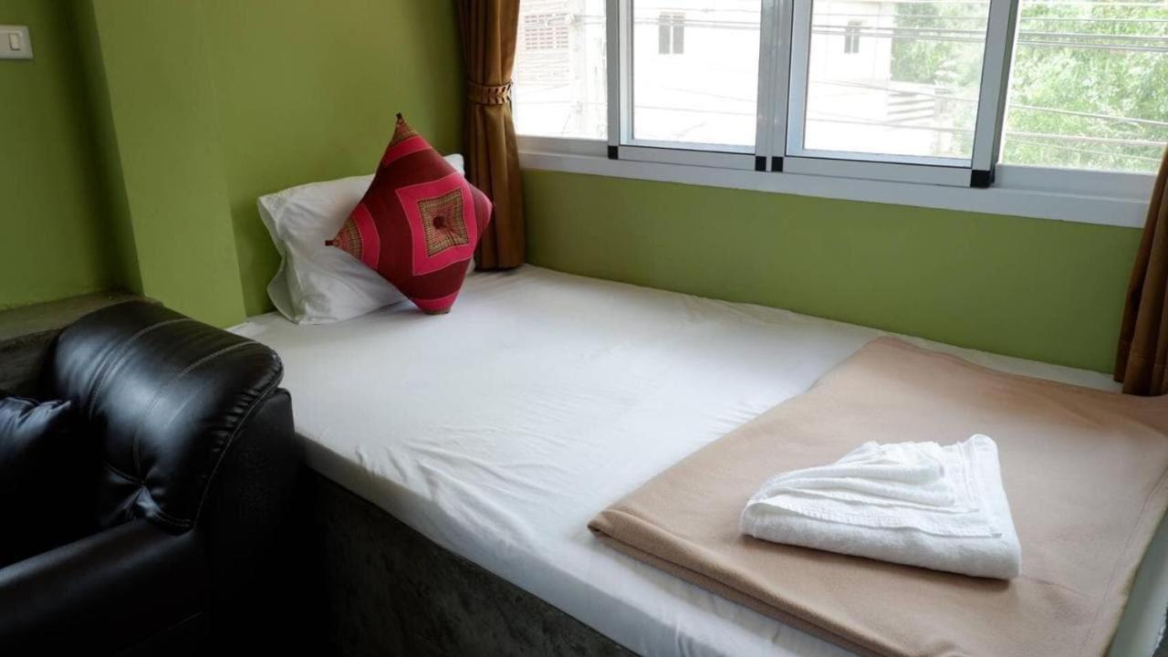 Oyo 1031 Amera Resort Surat Thani Exterior foto